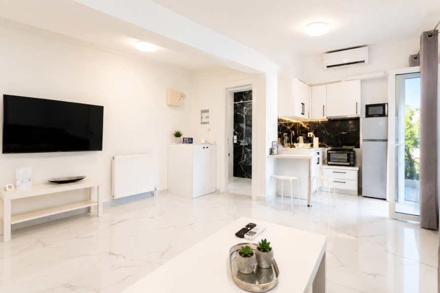 Diogenis Apartments (A2) Near Athens Airport By SEM